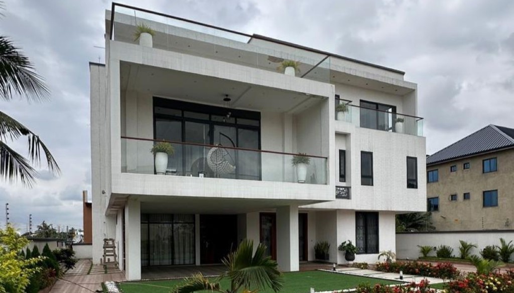 7 Bedrooms House With 2 Room Boys Quarters For Sale In A Gated Community At East Legon